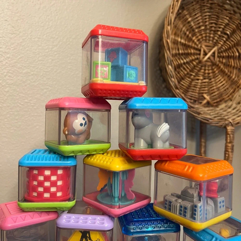 Vintage Fisher Price Peek A Boo Blocks Sensory Toy Lot Interactive Baby Cubes 16